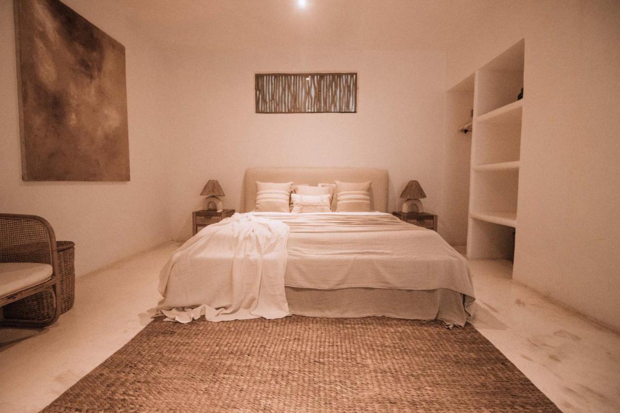 Hotel Sages Canggu Esterno foto